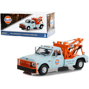 1969-chevrolet-c-30-dually-wrecker-tow-truck-gulf-oil-welding-tire-collision-1-18-diecast