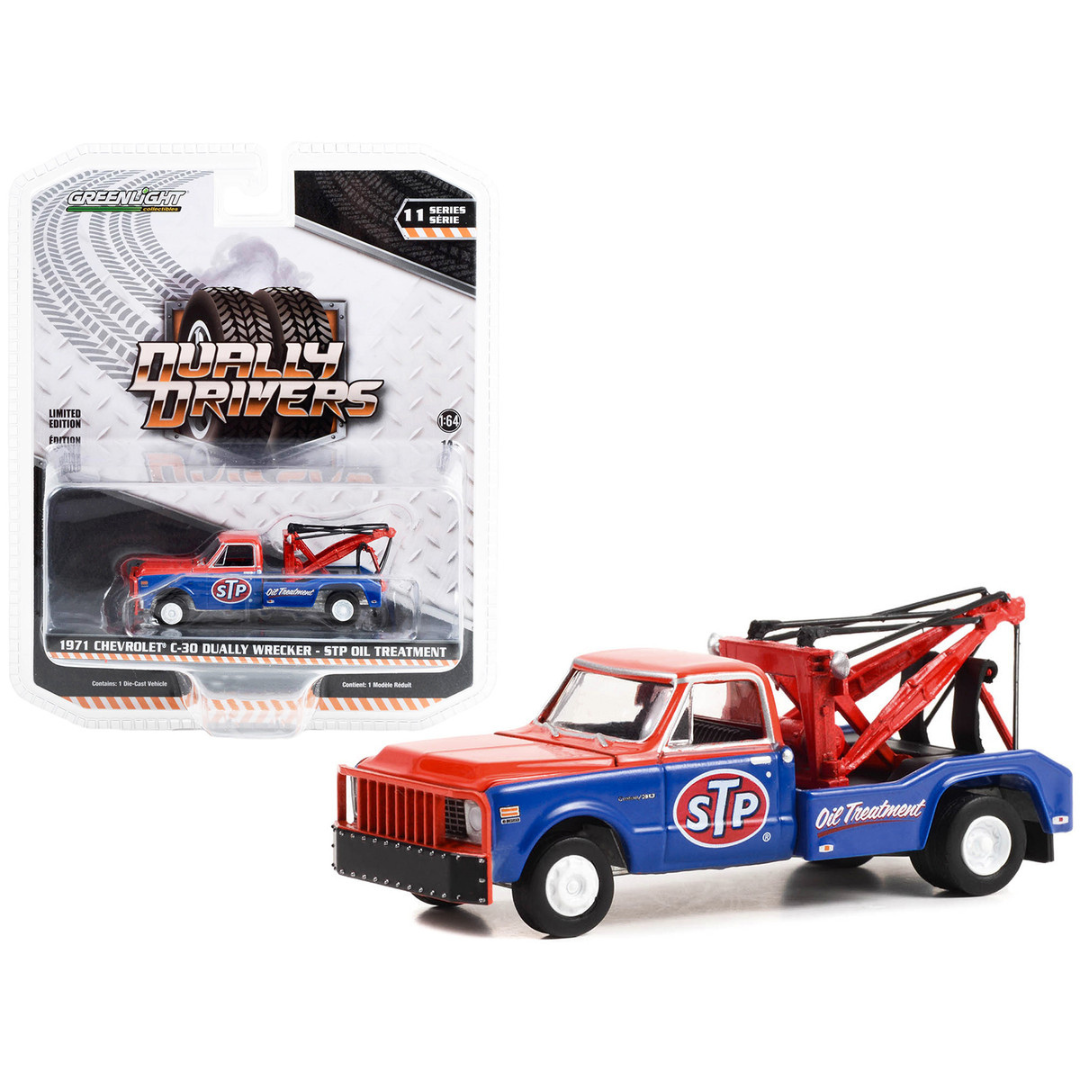 1971-chevrolet-c-30-dually-wrecker-tow-truck-stp-oil-treatment-1-64-diecast