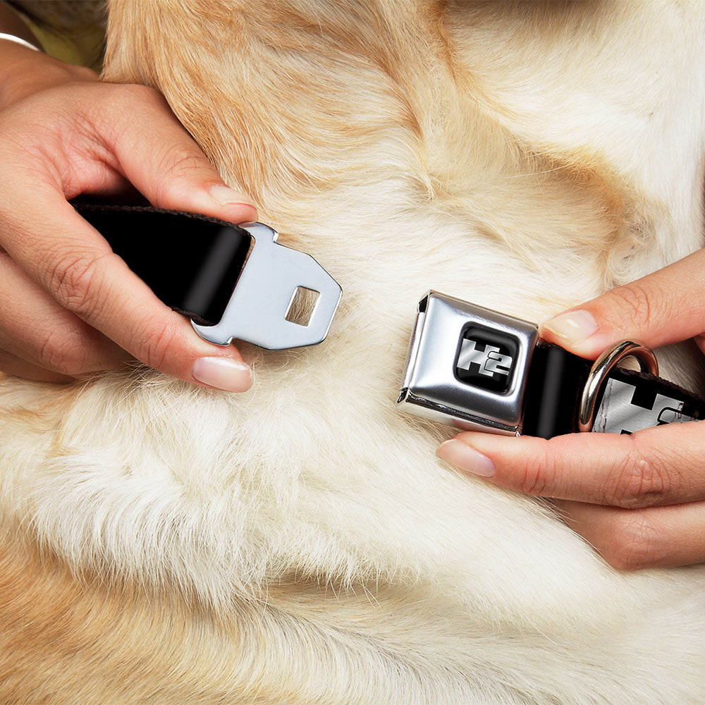 h2-black-silver-seatbelt-buckle-collar-h2-black-silver-logo-repeat