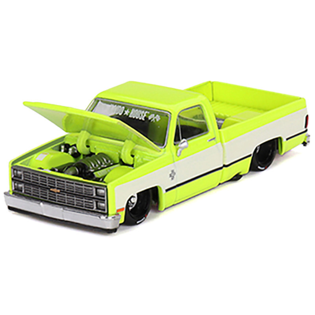 chevrolet-silverado-kaido-v1-pickup-truck-flo-yellow-and-white-designed-by-jun-imai-kaido-house-special-1-64-diecast-model-car